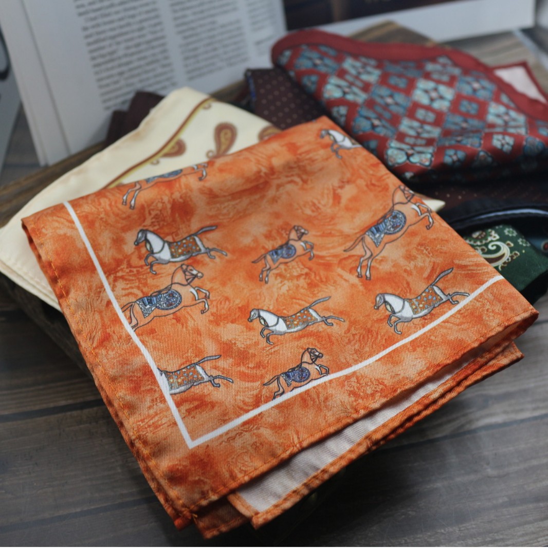 Vintage Print Pocket Square  M - огляд і ціна Men Formal Wear With Scarf