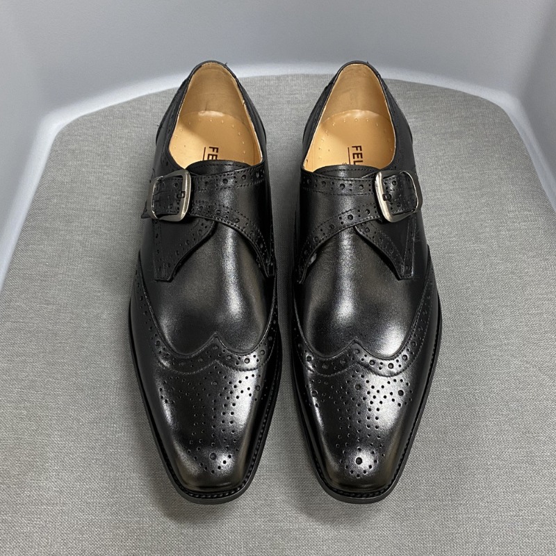 Men's Casual Shoes Carving Lea - огляд і ціна Men Formal Party Wear Outfit